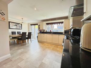 Photo 19- click for photo gallery